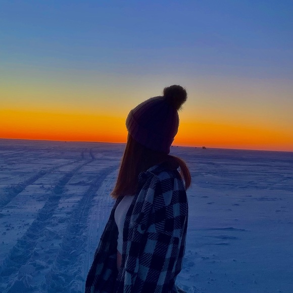 Meet your Posher, Charlize - Picture 1 of 1